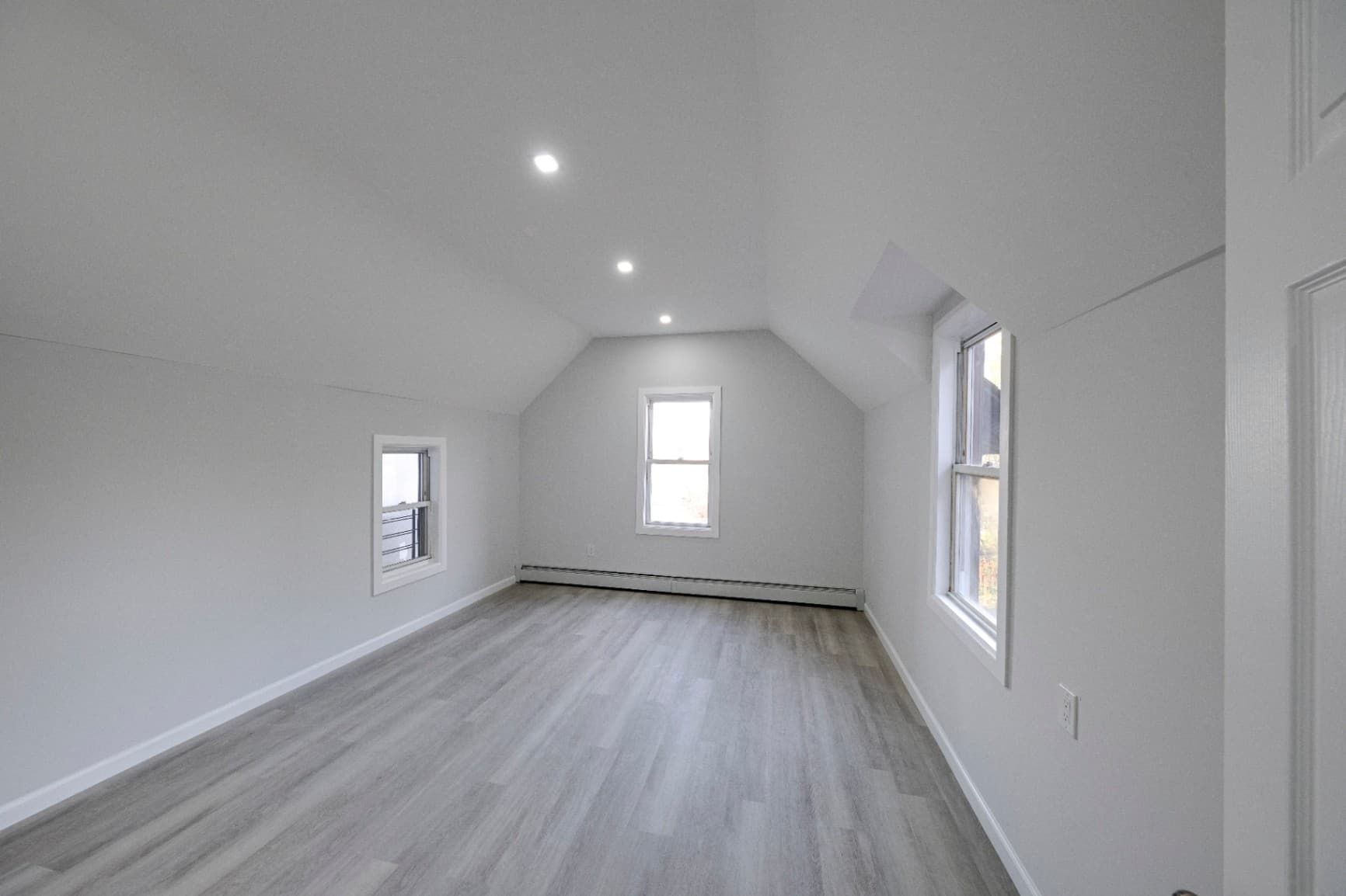 4BR apartment in Port Richmond