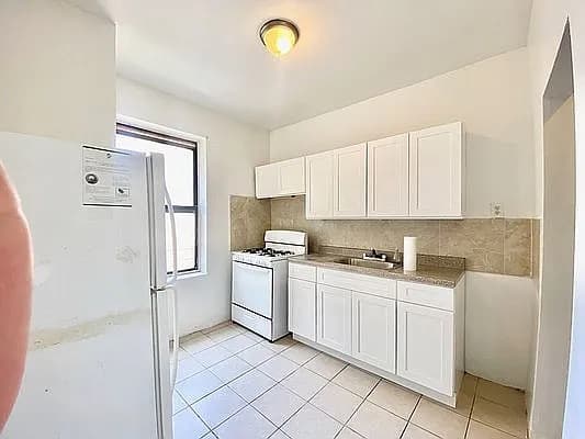 2BR apartment in Kingsbridge