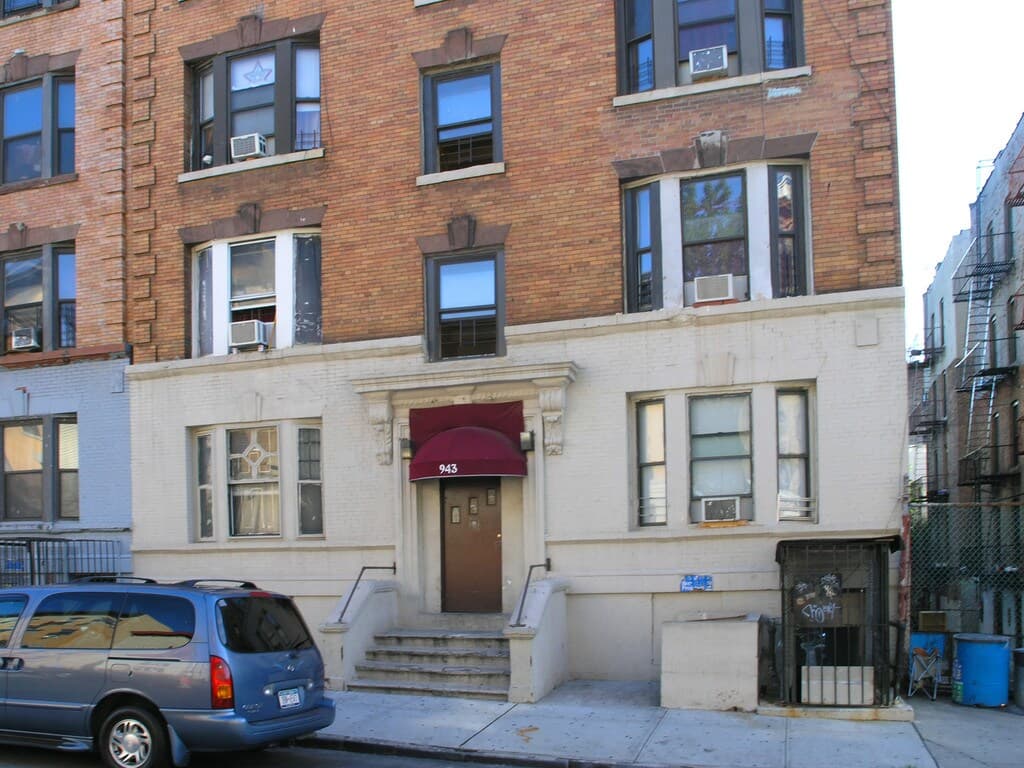 3BR apartment in West Farms